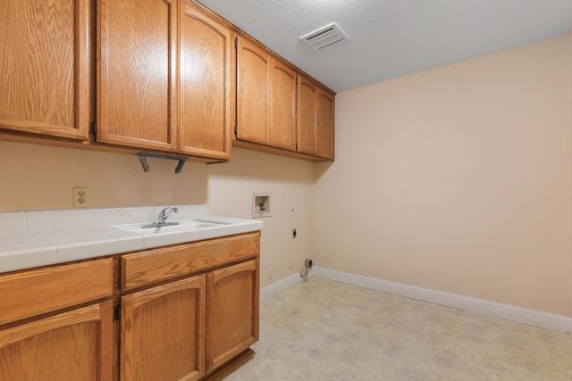 401 N Lower Sacramento Rd, Lodi, CA 95242