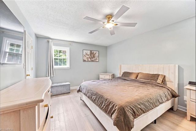 436 Peace Haven Road, Winston-salem, NC 27103