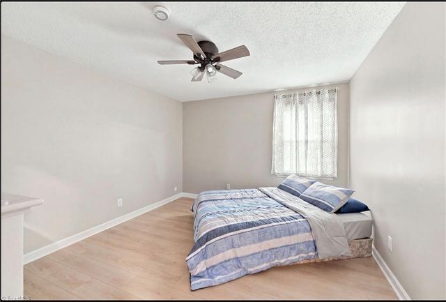 436 Peace Haven Road, Winston-salem, NC 27103