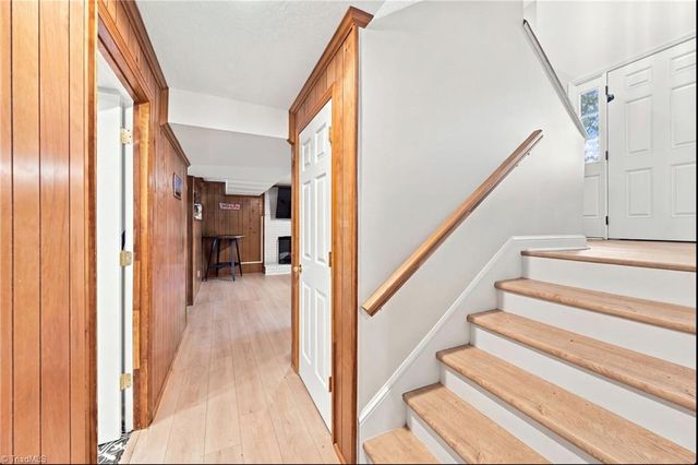 436 Peace Haven Road, Winston-salem, NC 27103