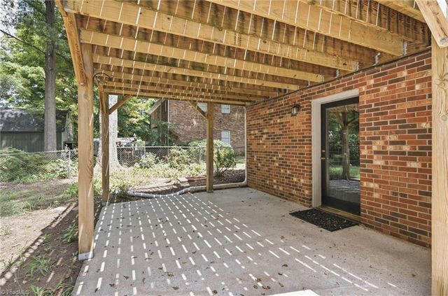 436 Peace Haven Road, Winston-salem, NC 27103