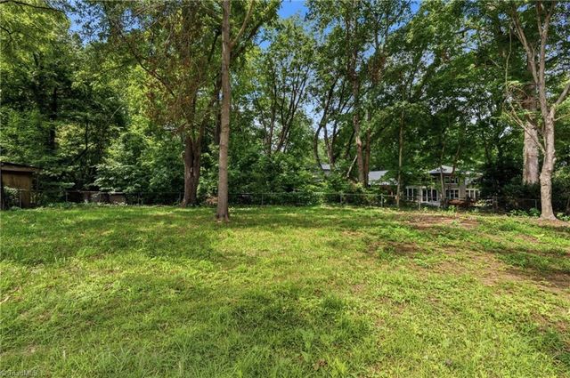 436 Peace Haven Road, Winston-salem, NC 27103