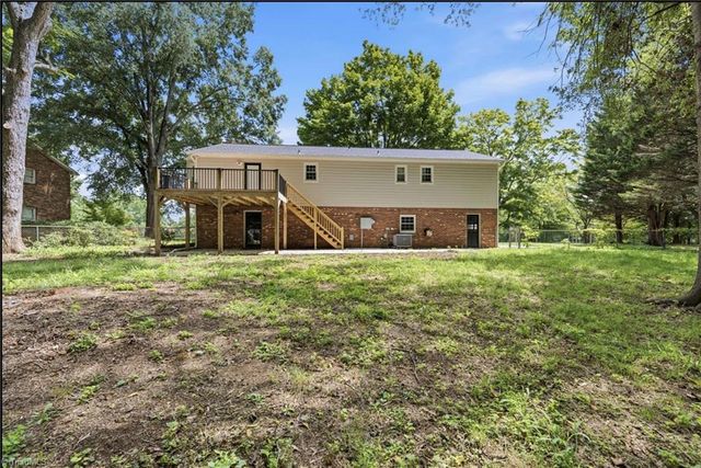 436 Peace Haven Road, Winston-salem, NC 27103