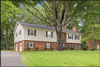 436 Peace Haven Road, Winston-salem, NC 27103