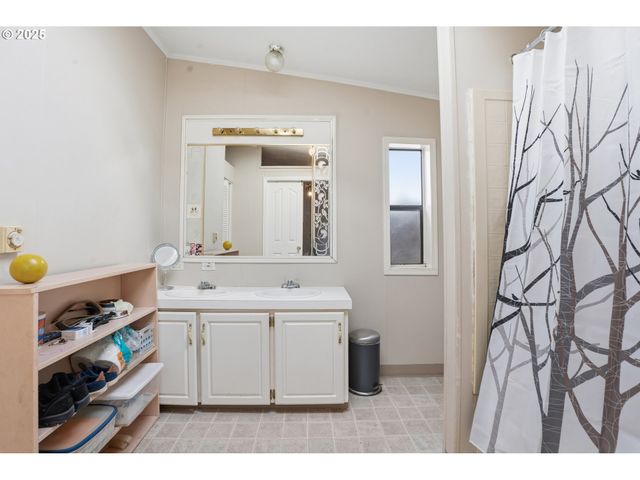 1949 Se PALMQUIST Rd 32, Gresham, OR 97080