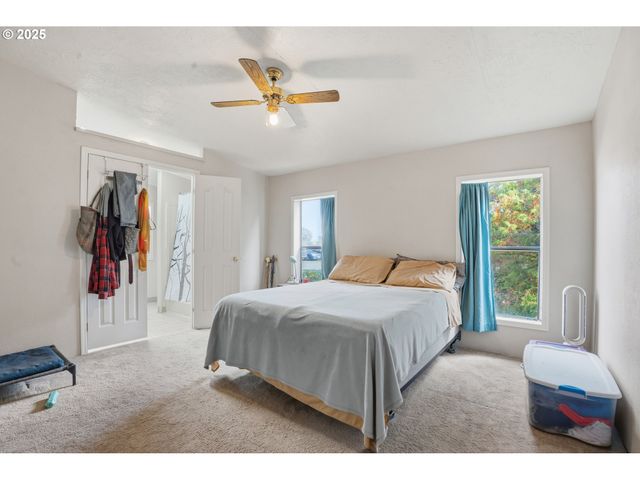 1949 Se PALMQUIST Rd 32, Gresham, OR 97080