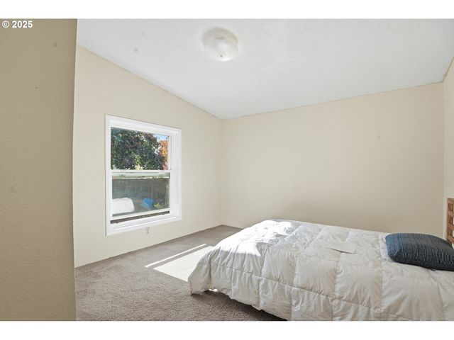 1949 Se PALMQUIST Rd 32, Gresham, OR 97080