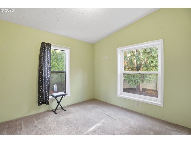 1949 Se PALMQUIST Rd 32, Gresham, OR 97080