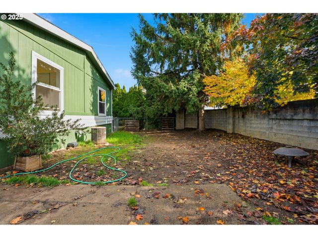 1949 Se PALMQUIST Rd 32, Gresham, OR 97080