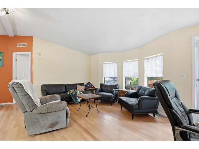 1949 Se PALMQUIST Rd 32, Gresham, OR 97080