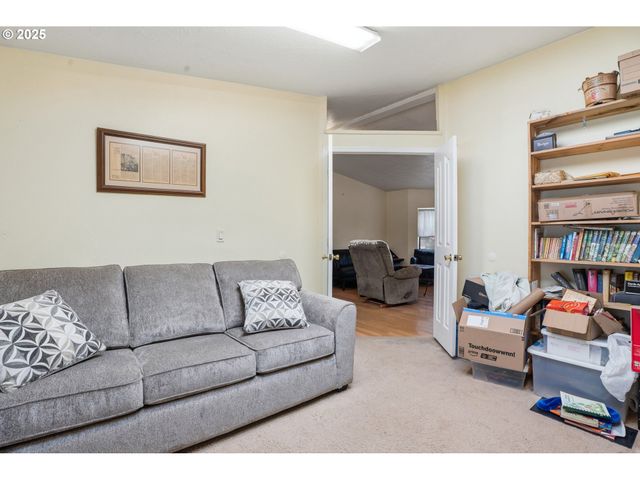 1949 Se PALMQUIST Rd 32, Gresham, OR 97080