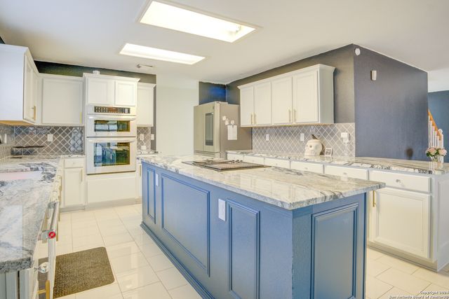 2806 Redriver, San Antonio, TX 78259