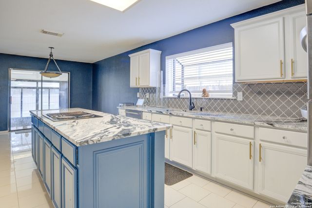 2806 Redriver, San Antonio, TX 78259
