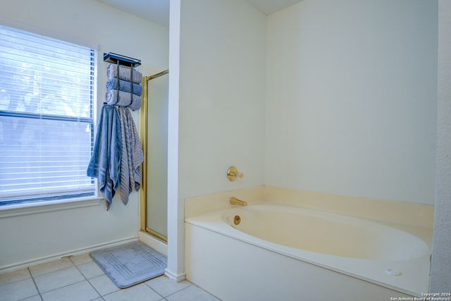 2806 Redriver, San Antonio, TX 78259