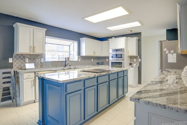 2806 Redriver, San Antonio, TX 78259