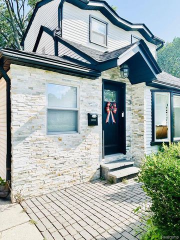 16244 Kirkshire Avenue, Beverly Hills, MI 48025