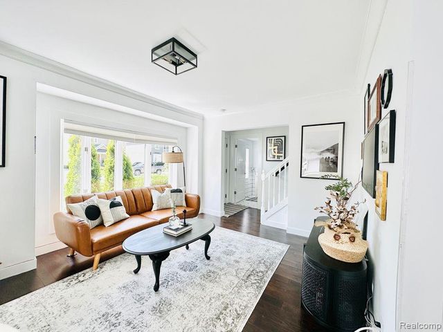 16244 Kirkshire Avenue, Beverly Hills, MI 48025