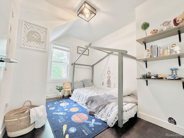 16244 Kirkshire Avenue, Beverly Hills, MI 48025