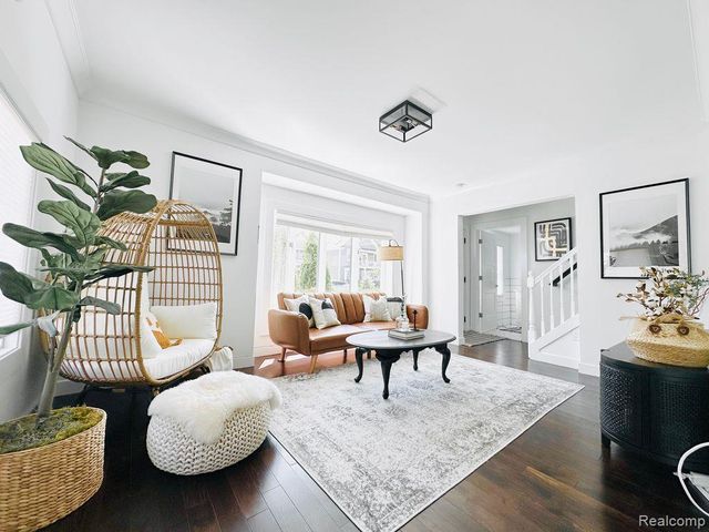 16244 Kirkshire Avenue, Beverly Hills, MI 48025