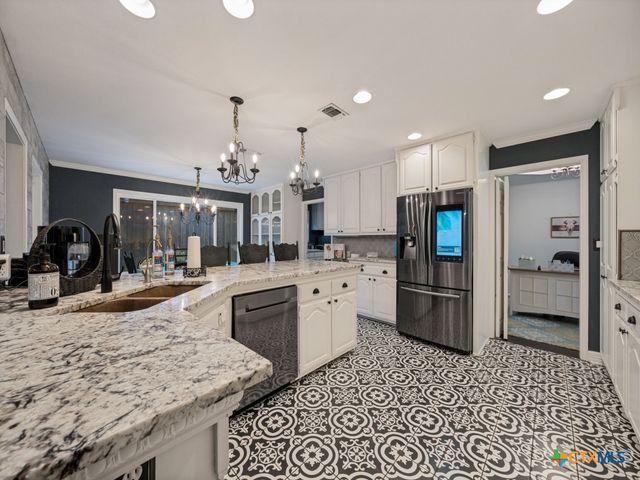 1933 Squire Circle, New Braunfels, TX 78130
