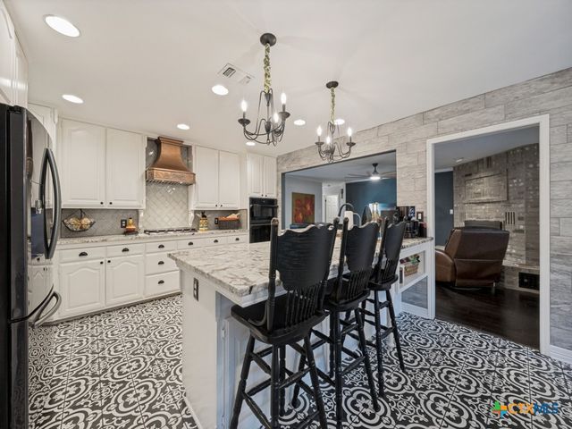 1933 Squire Circle, New Braunfels, TX 78130