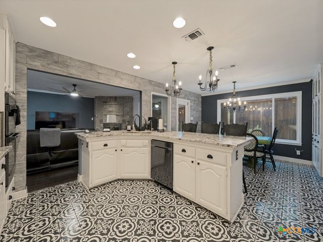 1933 Squire Circle, New Braunfels, TX 78130