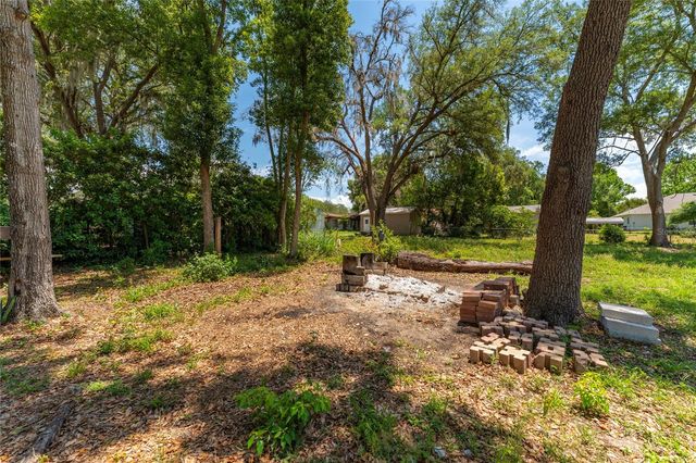 4331 WAYNE ROAD, Fruitland Park, FL 34731