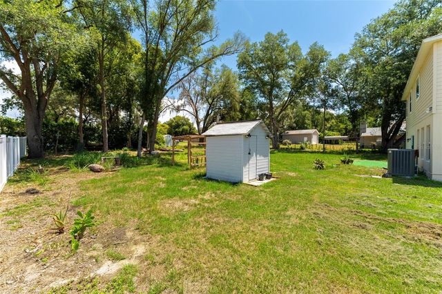 4331 WAYNE ROAD, Fruitland Park, FL 34731
