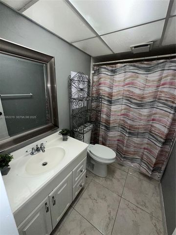 2800 Somerset Drive 403J, Lauderdale Lakes, FL 33311