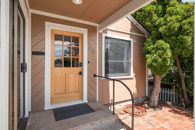 312 NW Harrison St, Pullman, WA 99163
