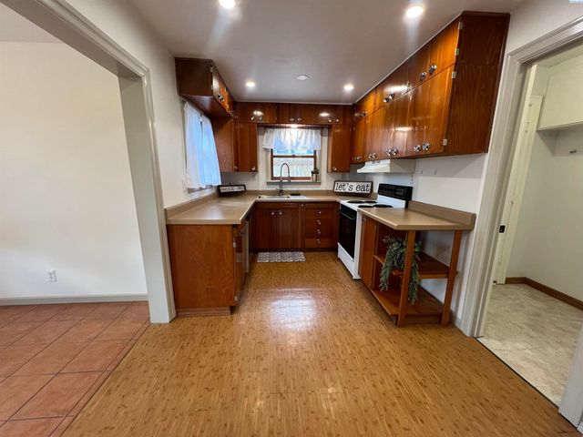 312 NW Harrison St, Pullman, WA 99163