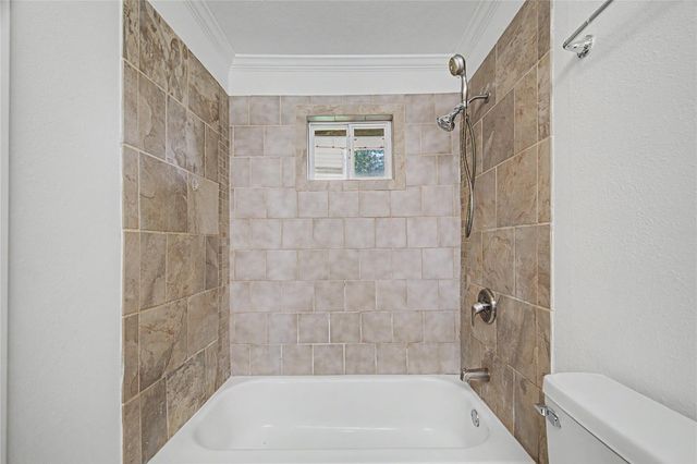 2102 Blueberry Lane, Pasadena, TX 77502