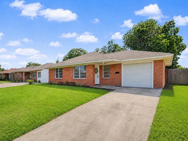 2102 Blueberry Lane, Pasadena, TX 77502