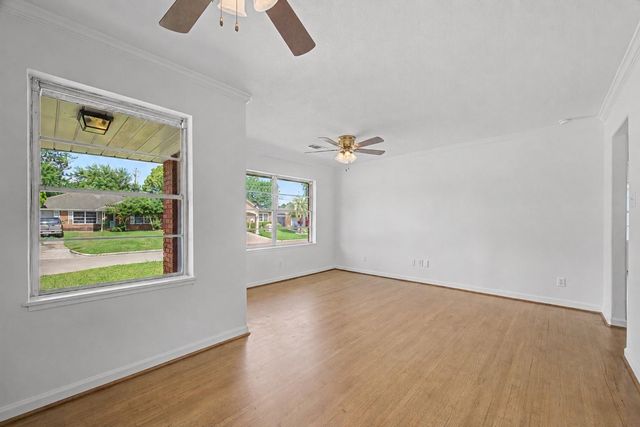 2102 Blueberry Lane, Pasadena, TX 77502