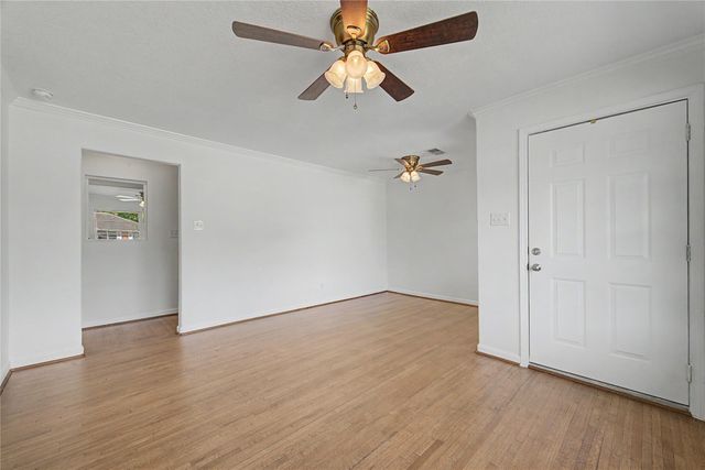 2102 Blueberry Lane, Pasadena, TX 77502