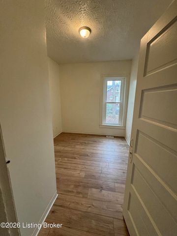 3860 Southern Pkwy, Louisville, KY 40214