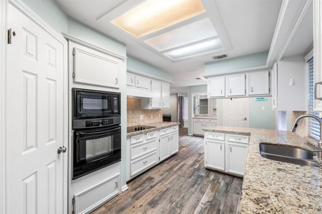 3922 Valley Haven Drive, Kingwood, TX 77339