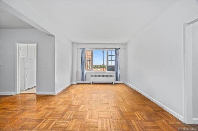 210 Pelham Road 5M, New Rochelle, NY 10805