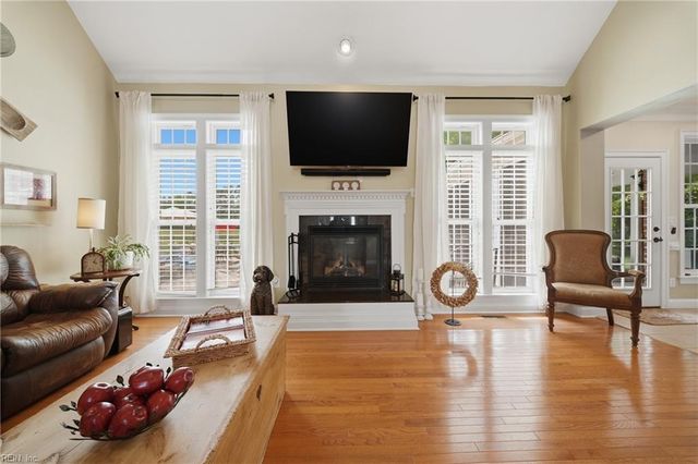 521 Thistley LN, Chesapeake, VA 23322