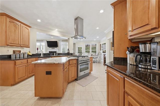 521 Thistley LN, Chesapeake, VA 23322