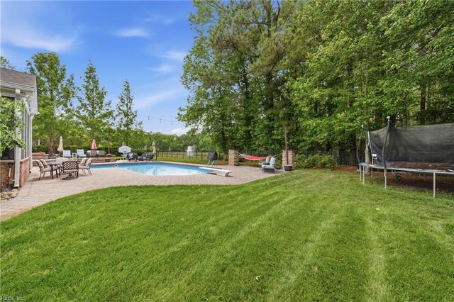 521 Thistley LN, Chesapeake, VA 23322
