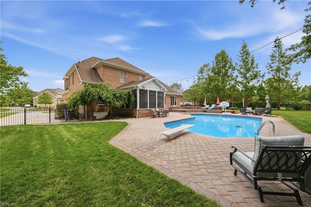 521 Thistley LN, Chesapeake, VA 23322
