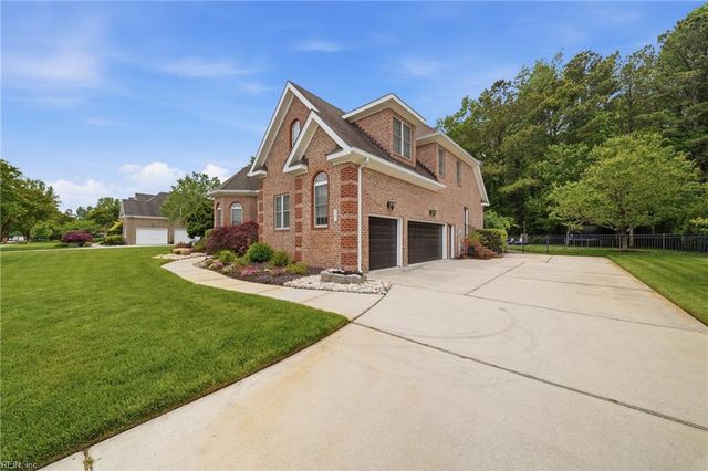 521 Thistley LN, Chesapeake, VA 23322