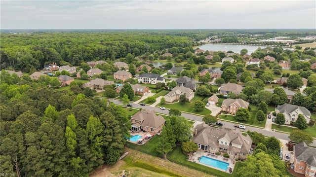 521 Thistley LN, Chesapeake, VA 23322
