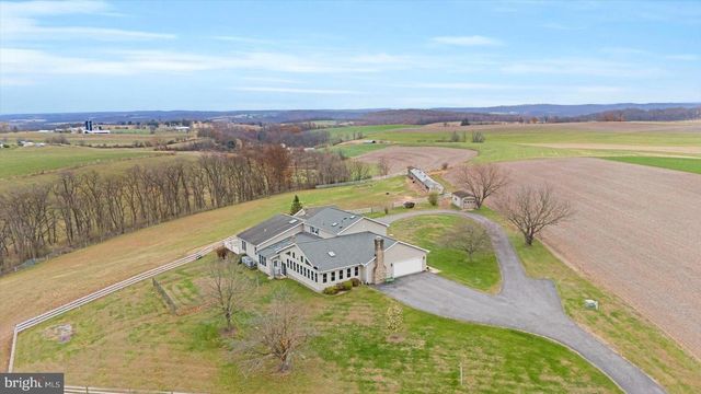 1105 RED HILL RD, Port Trevorton, PA 17864