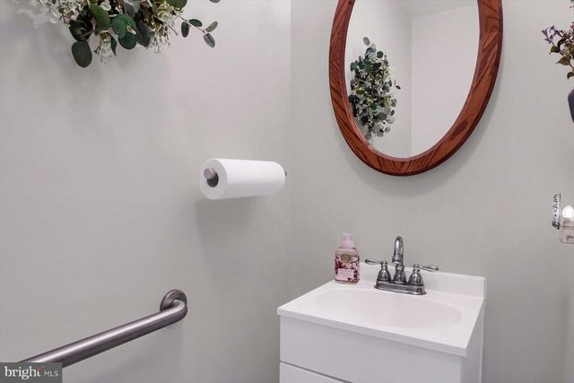 1105 RED HILL RD, Port Trevorton, PA 17864