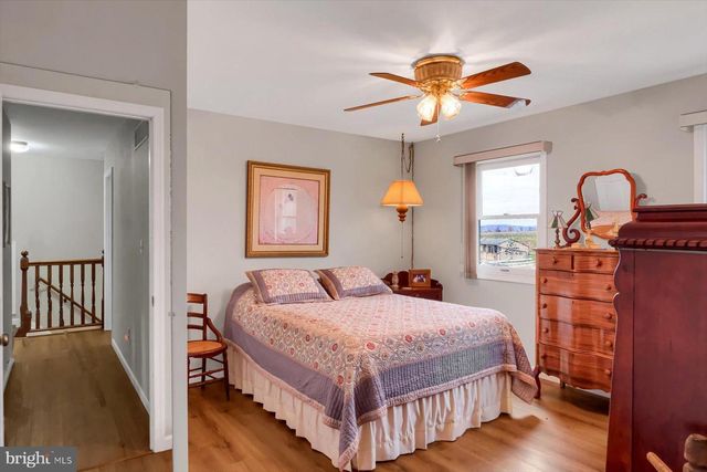 1105 RED HILL RD, Port Trevorton, PA 17864