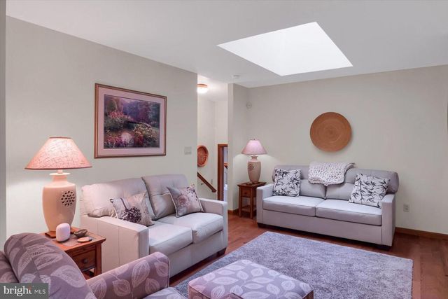 1105 RED HILL RD, Port Trevorton, PA 17864