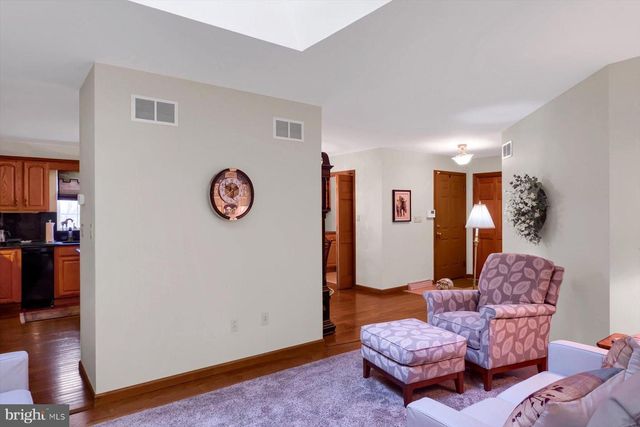 1105 RED HILL RD, Port Trevorton, PA 17864