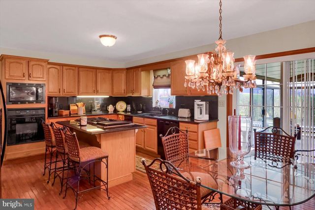 1105 RED HILL RD, Port Trevorton, PA 17864